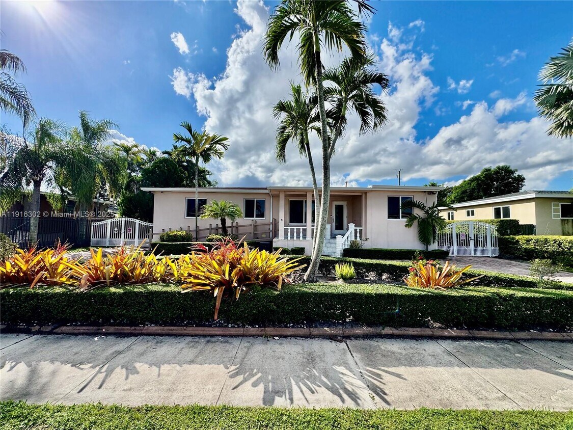 Foto principal - 8000 SW 17th Terrace