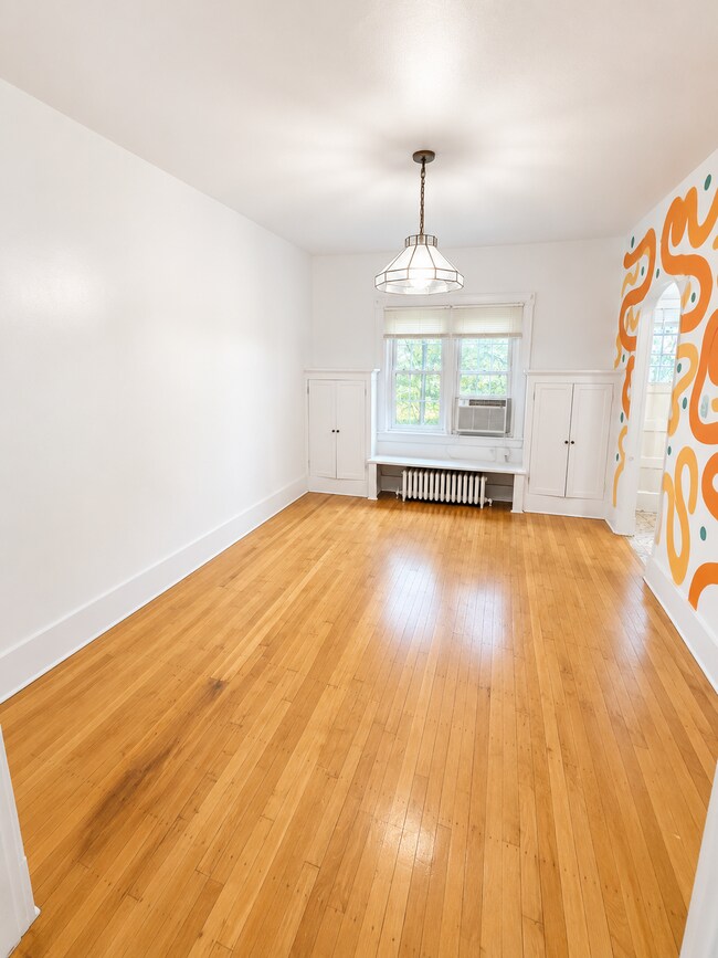 Foto del edificio - 5846 Douglas St