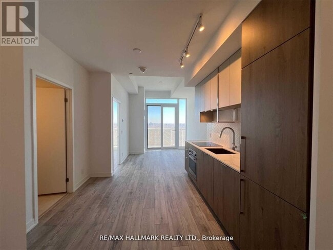 Building Photo - 15 Holmes Ave