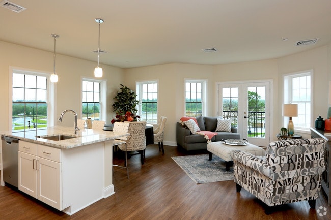 Interior Photo - Main Street at Woodmont Commons