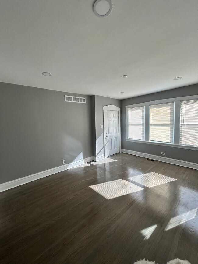 Photo - 1620 N Laramie Ave House