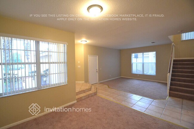 Foto del edificio - 5115 Crescent Moon Dr