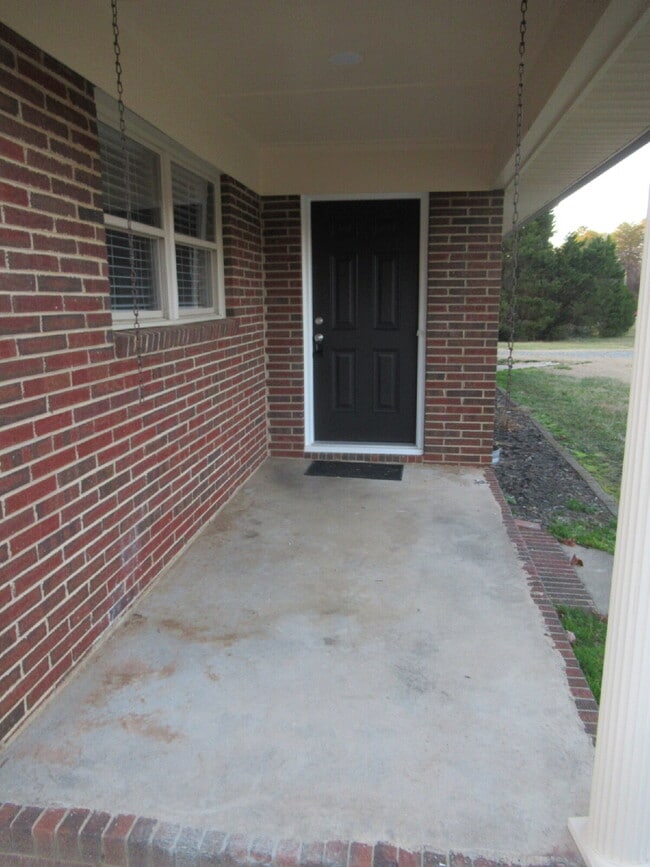 Building Photo - Brick Duplexes in Lincolnton – Now Ready for Lease!