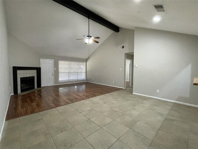 Foto del edificio - 19423 Indian Grass Dr