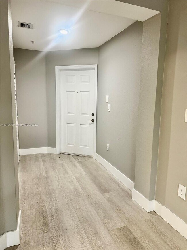 Foto del edificio - 11403 NW 89th St