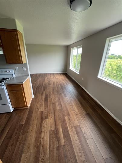 Building Photo - Fresh & Updated 2 bedroom W/S included!