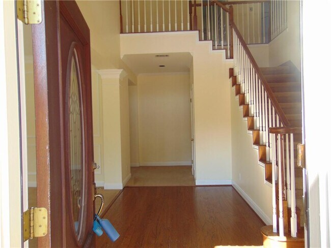 Foto del edificio - 5806 Cedar Cliff Dr