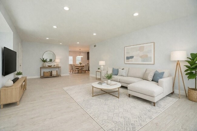 Building Photo - 12633 Memorial Dr