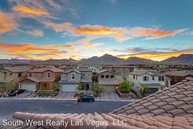 Building Photo - 4 br, 3.5 bath House - 444 Astillero Street