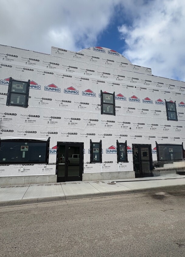 Building Photo - Ririe Apartment 4