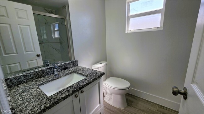 Building Photo - 2909 SW Santa Barbara Pl