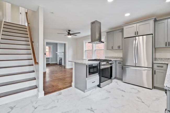 Building Photo - Newly Renovated 3BR + 2 Bath | Prime East End Location