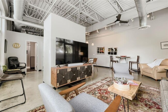 Foto del edificio - 5200 Peachtree Rd