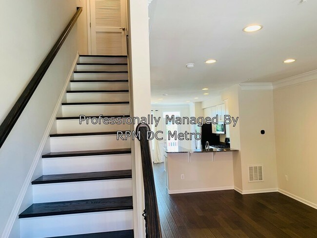 Building Photo - 1113 Trenton Pl SE