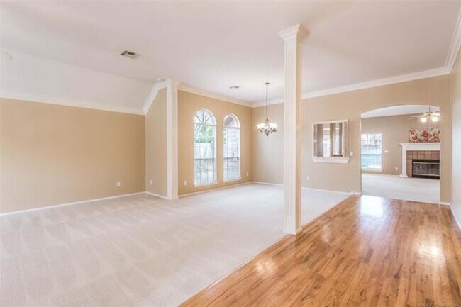 Foto del edificio - Beautiful south Tulsa 4 bed / 2 bath; $100...