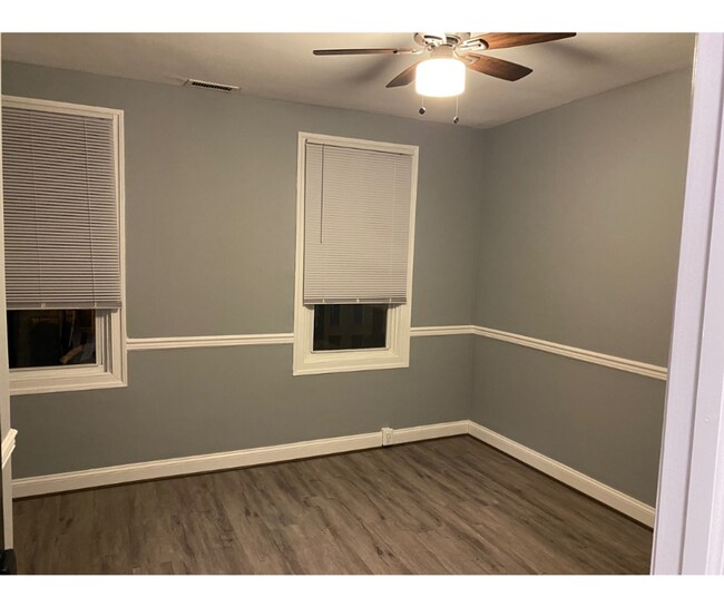 Building Photo - 529 S Longwood St