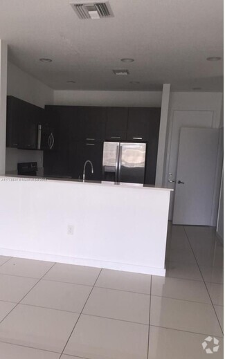Building Photo - 1370 NW 34th Way