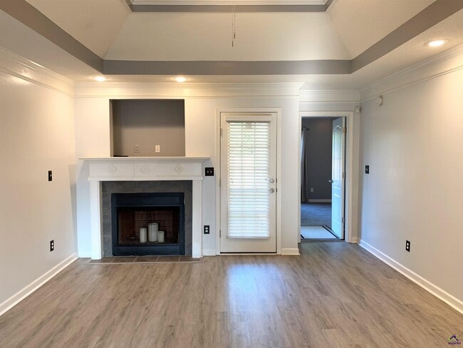 Building Photo - 110 Amber Dr