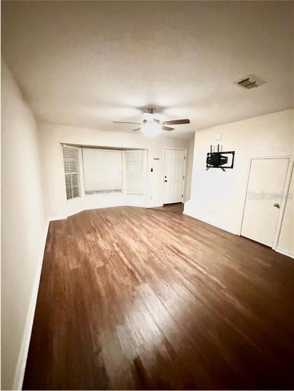 Foto del edificio - 13604 Embassy Park Ct