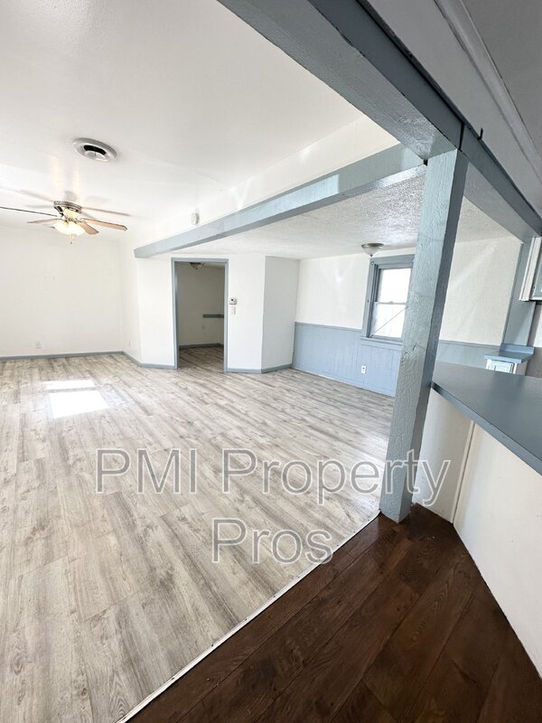 Foto del edificio - 6762 N 52nd St