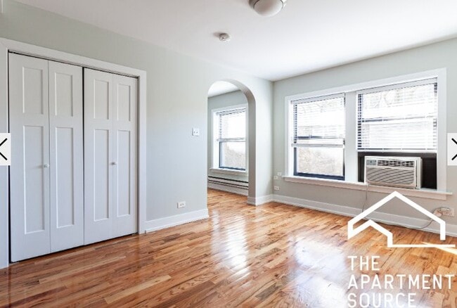 Photo - 554 W Arlington Pl (Chicago, IL) Apartment