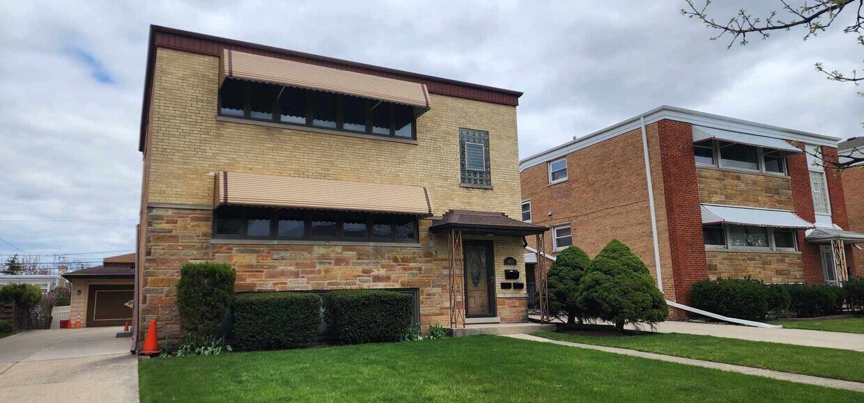 8825 Wisner St, Niles, IL 60714 House Rental in Niles, IL