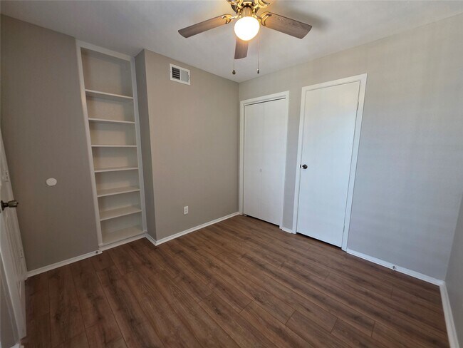 Building Photo - 18519 Egret Bay Blvd