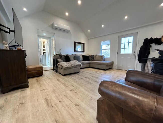 Foto del edificio - 515 S Meridian Rd