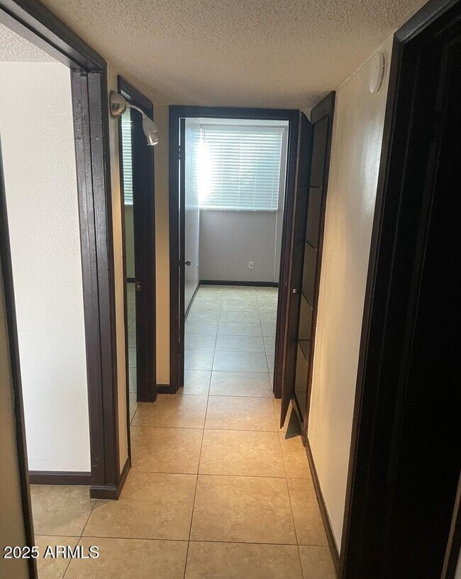 Foto del edificio - 6767 N 7th St