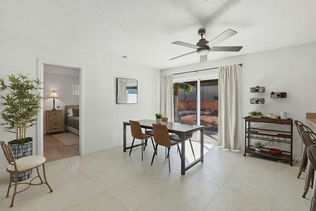 Foto del edificio - 313 E Riviera Dr