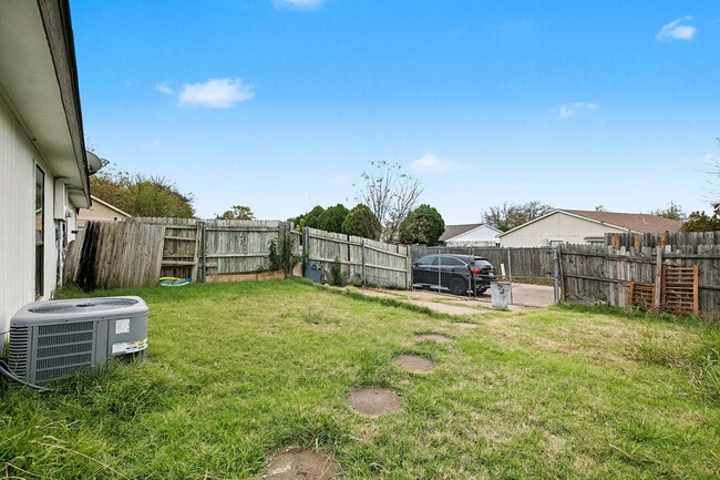 Foto del edificio - 2412 Limestone Dr