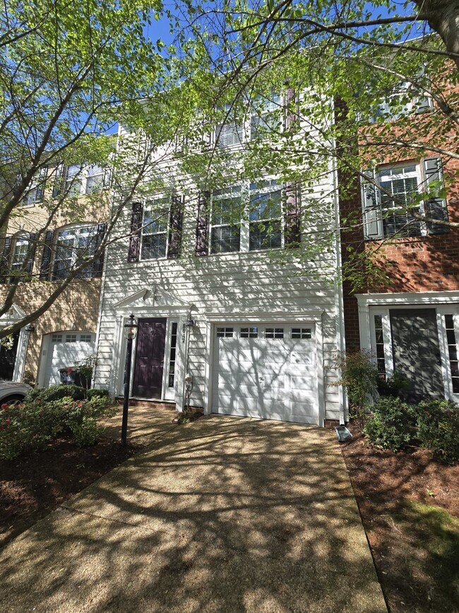Foto del edificio - 4 Bedroom Townhome for Rent in Rutland!