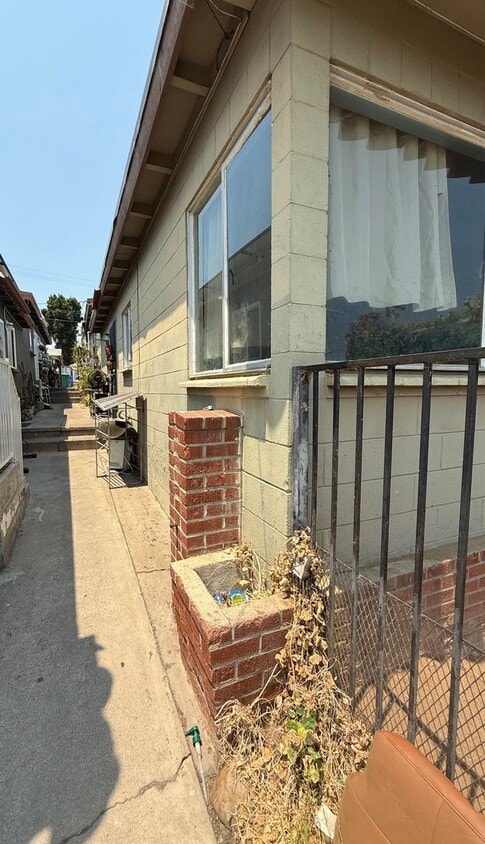 Foto principal - 3592-94 Chamoune Ave