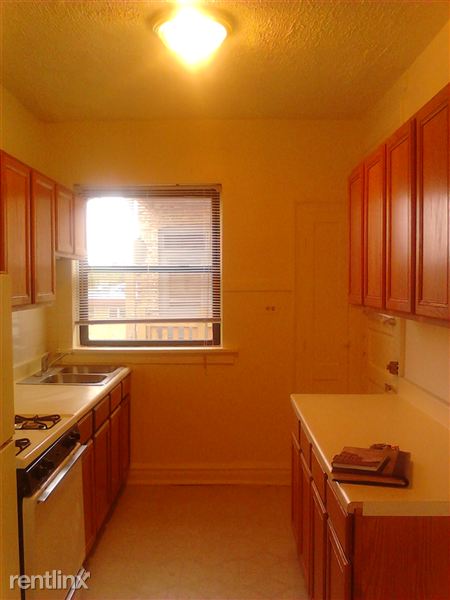 Building Photo - 400 S Maple Ave