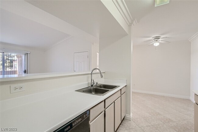 Foto del edificio - 1150 N Buffalo Dr