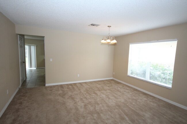 Building Photo - Beautiful 4 Bedroom in Waterford Chase!