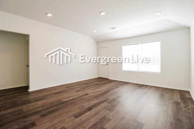 Building Photo - 185 Sarah Alyse Ln