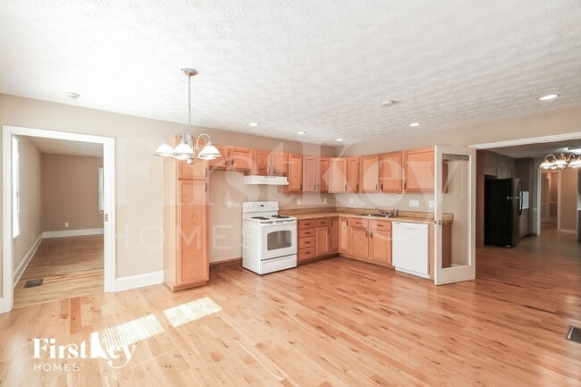 Foto del edificio - 2835 Twin Springs Dr