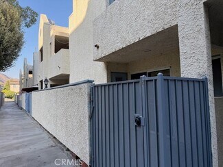 Building Photo - 18209 Sierra Hwy