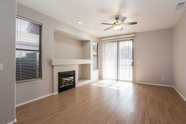 Building Photo - 6601 W Lawrence Ln