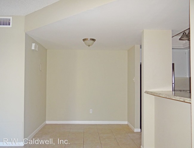 Building Photo - 3120 Beach Blvd S