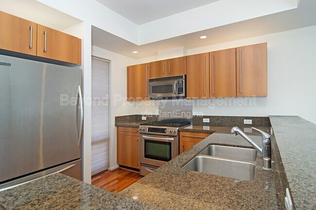 Building Photo - 321 Tenth Avenue