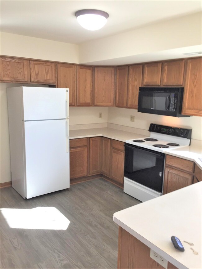 kitchen - W1088 Lewis Ln