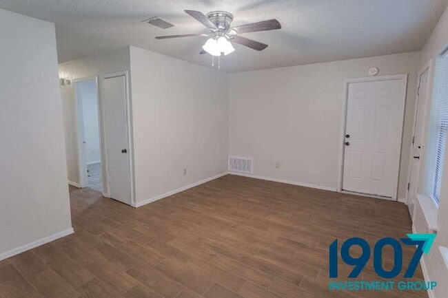 Building Photo - SPECIAL OFFER! Move In Now & Get 50% Off Y...