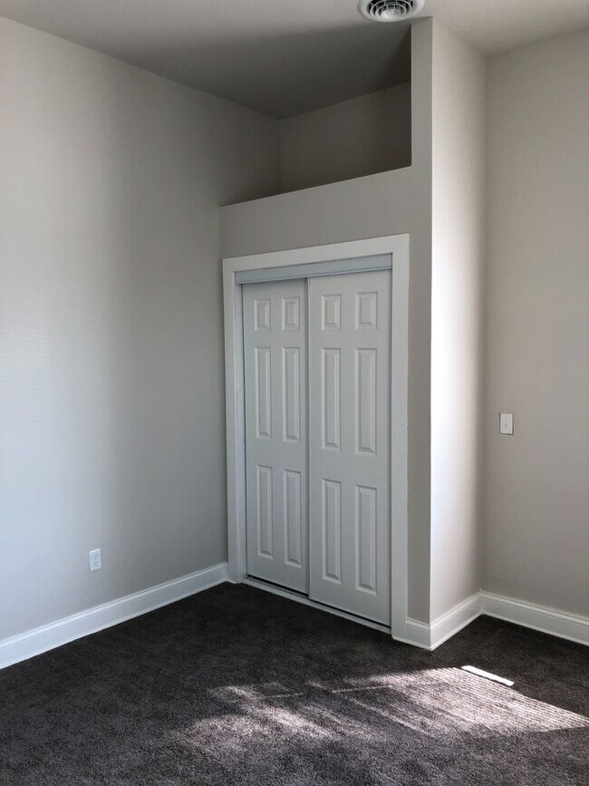 Building Photo - 132 S Beaver St