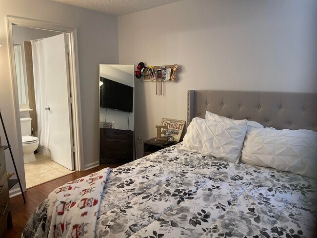 Foto del edificio - 1165 Crystal Way