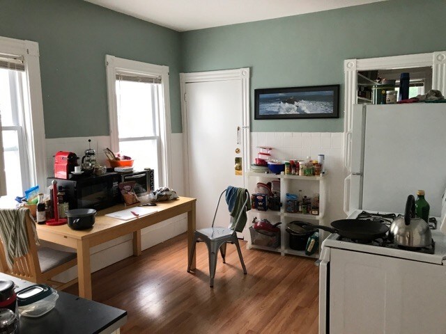 Primary Photo - 33 Grove St