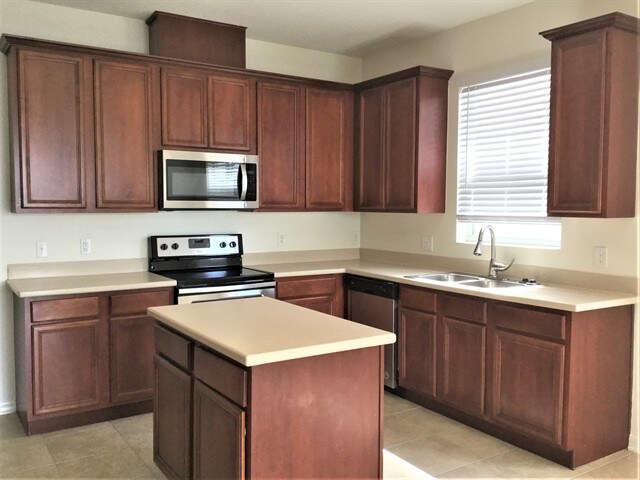 Building Photo - 12875 Daughtery Dr