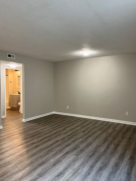 Building Photo - S. Knox 1bd/1ba- 1st floor Unit Available Now