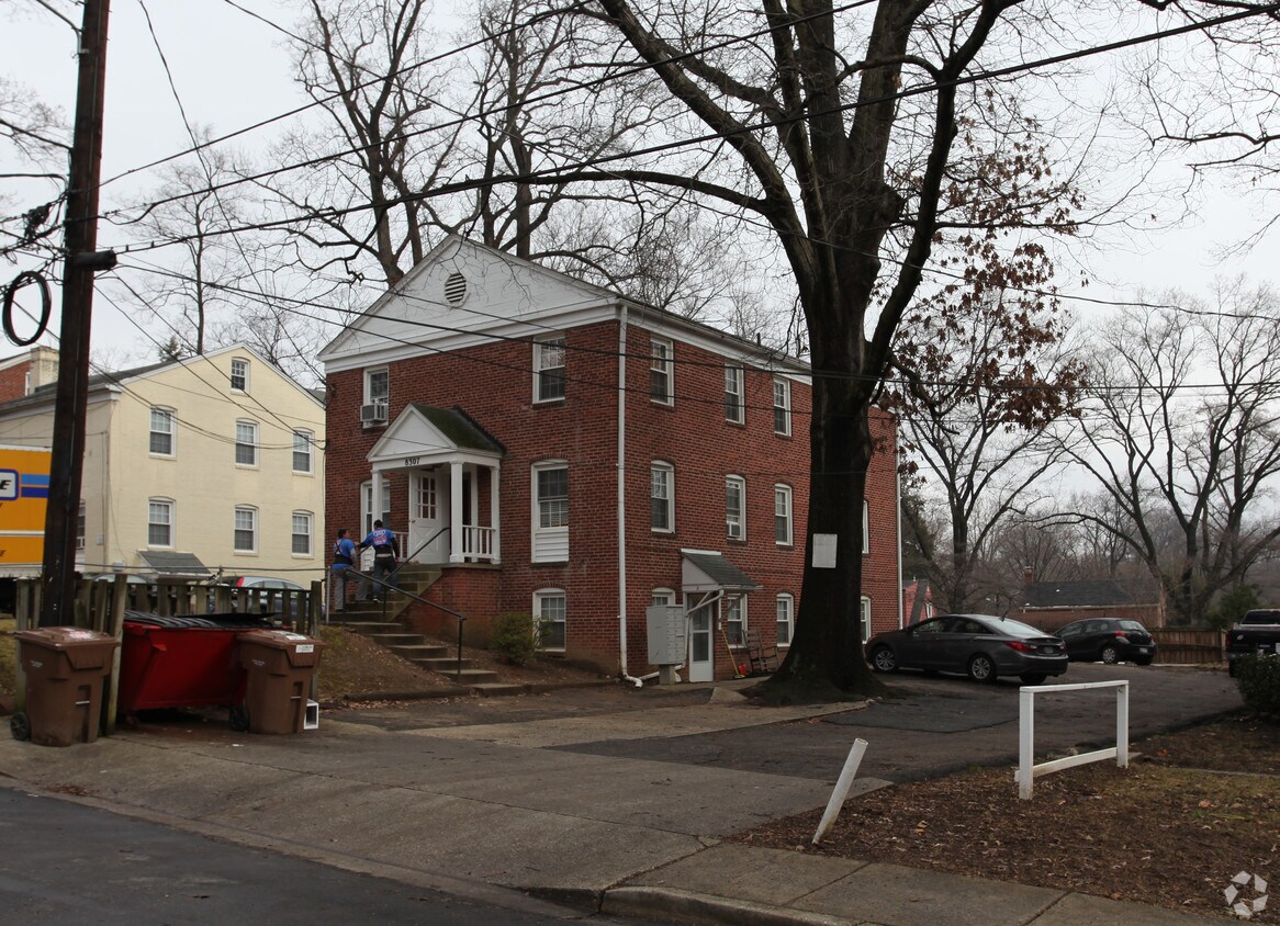 Foto del edificio - 8307 Garland Ave